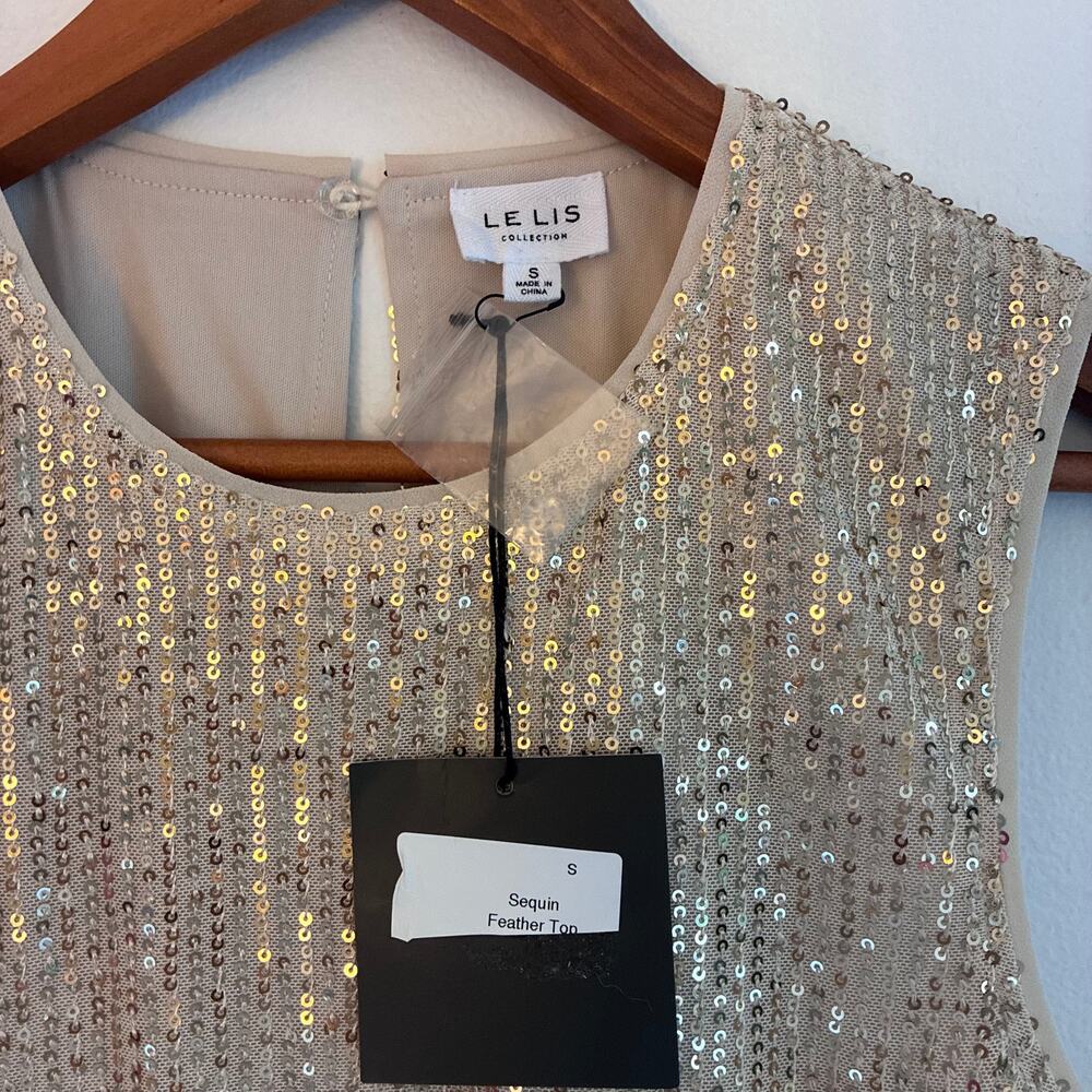 Le Lis Natalia Feather Trim Sequin Top NWT Small Glam Party Tank - Picture 12 of 14